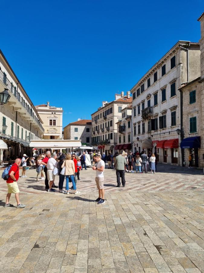 דירות קוטור Main Square View מראה חיצוני תמונה