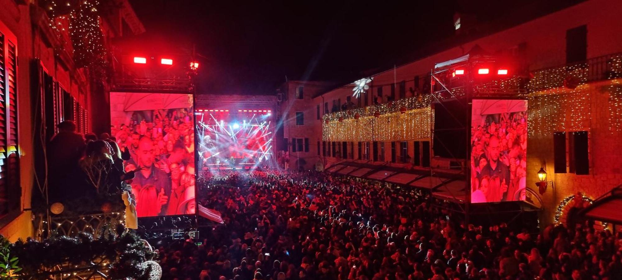 דירות קוטור Main Square View מראה חיצוני תמונה